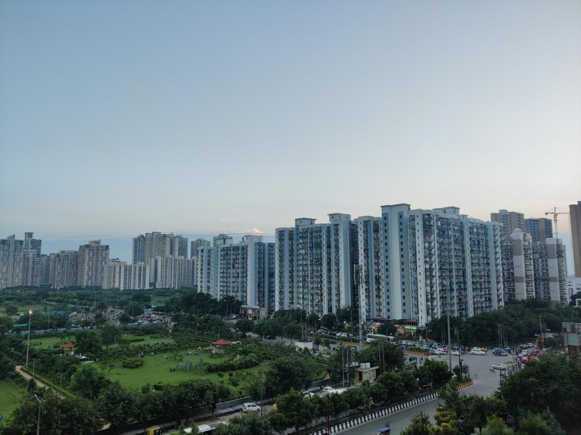The Forest Stays-Luxury Studio Apartment In نويدا المظهر الخارجي الصورة