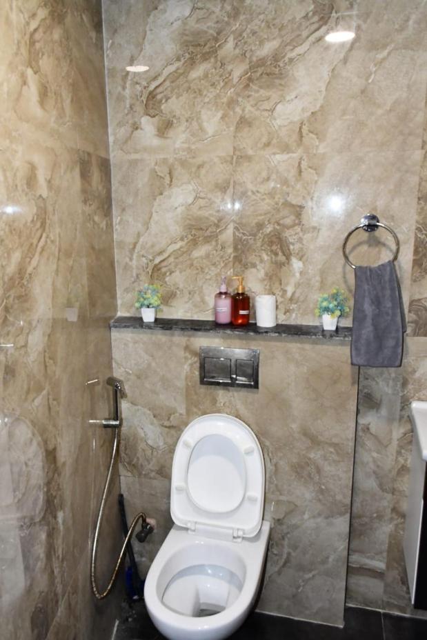 The Forest Stays-Luxury Studio Apartment In نويدا المظهر الخارجي الصورة